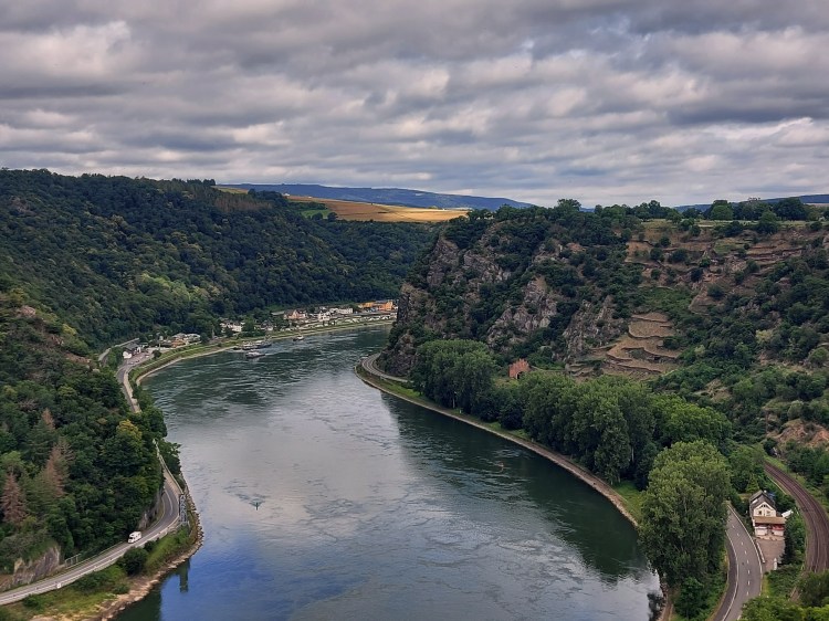 Am Rhein bei der Loreley.