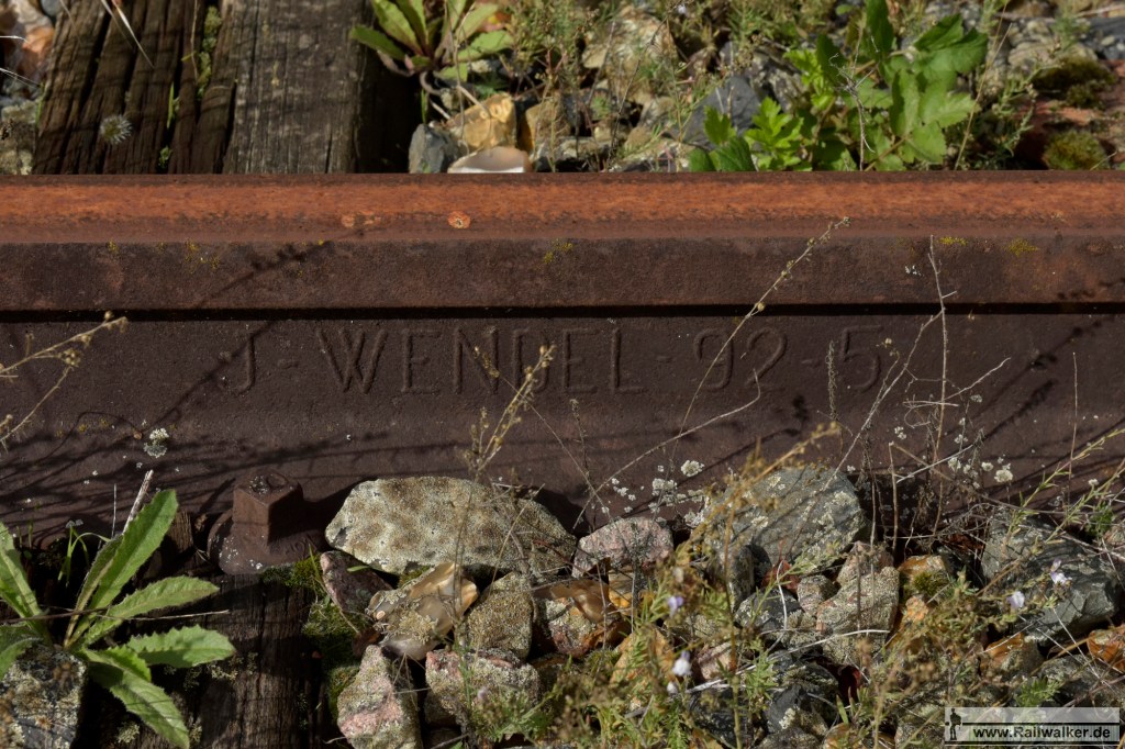Schiene vom Wendel-Konzern. Gewalzt im Mai 1892.