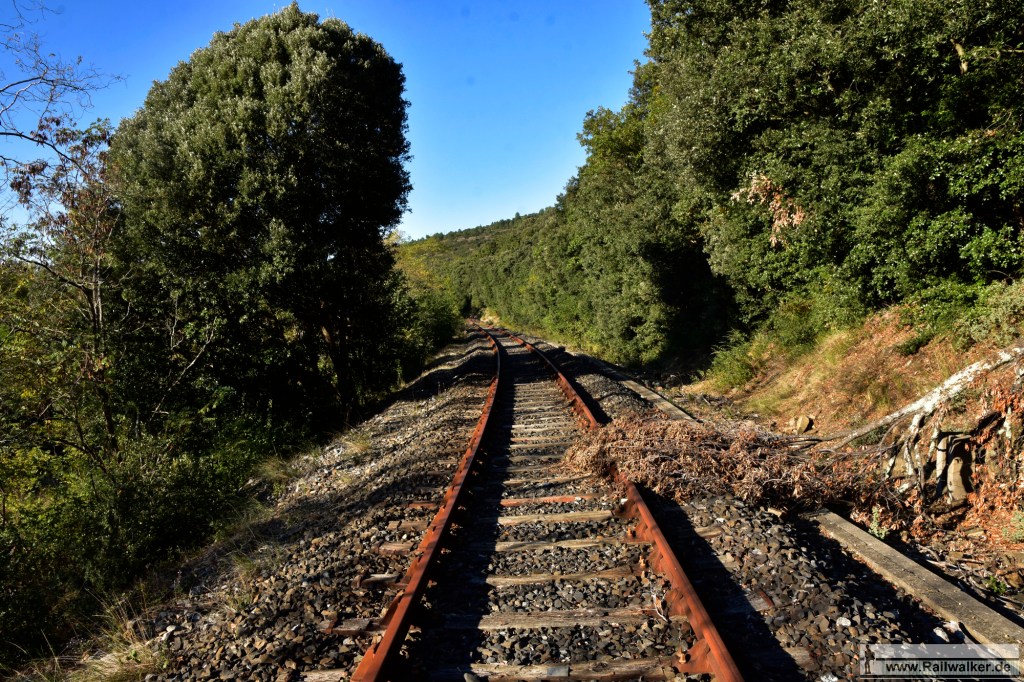 Blickrichtung Limoux. Es ist nun drei Jahre her, dass hier ein Zug gefahren ist.
