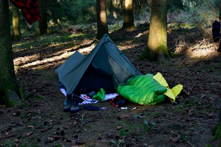 Zelten in der Eifel. Durch den Lockdown war es fast gespenstisch leer auf dem Eifelsteig. Zelten war da kein Problem.