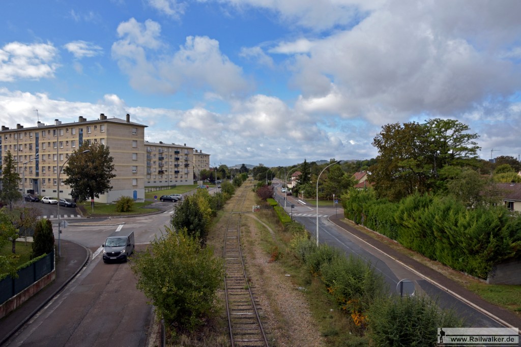 Ausblick auf die Linie in Richtung Villeneuve-l'Archevêque